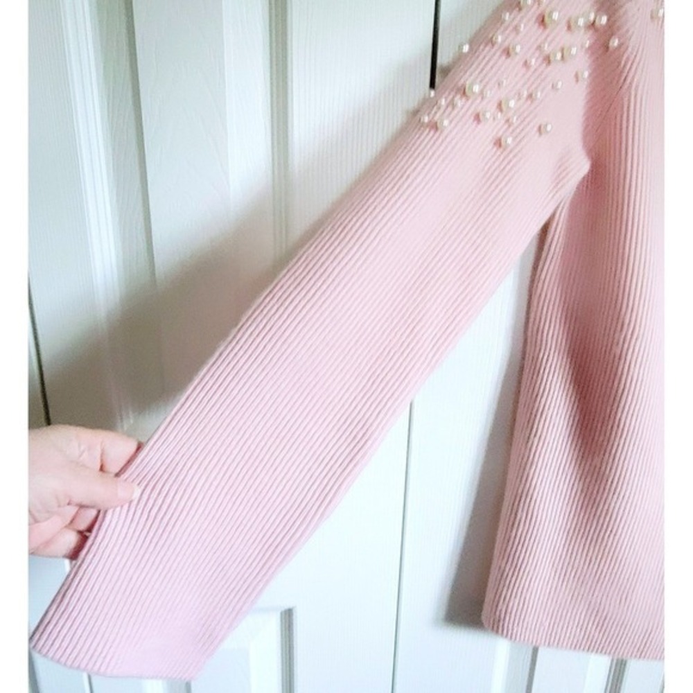 Neiman Marcus Cashmere Collection Pink Pearl Embellished V-Neck Sweater Small - Picture 9 of 12